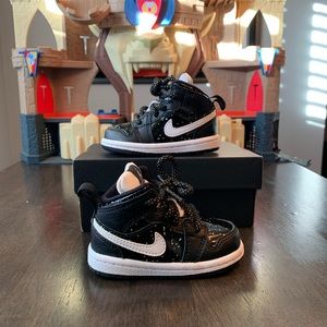 Nike Air Jordan 1 Mid SE Toddler Shoes